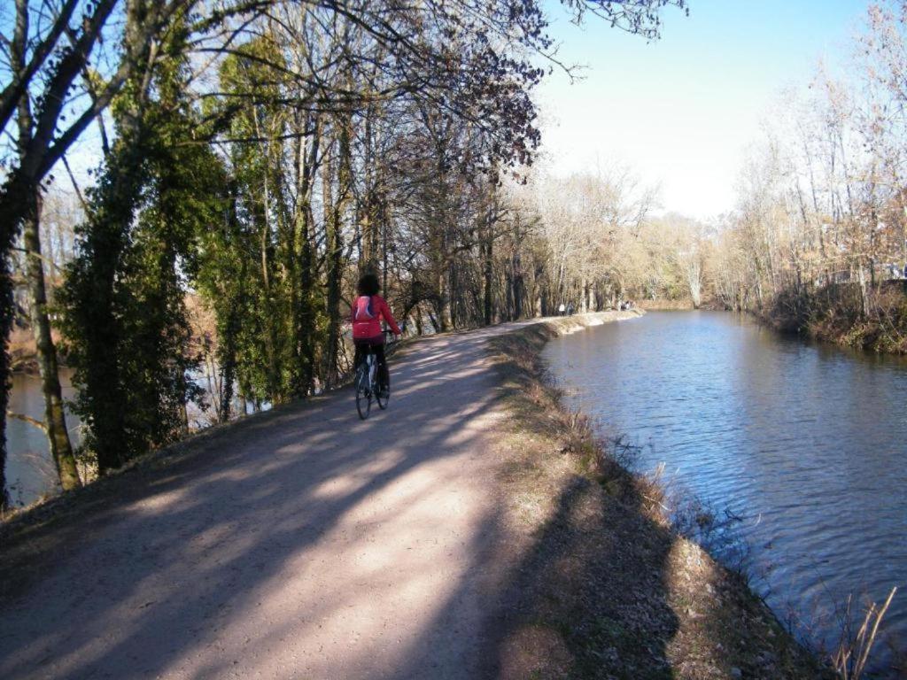 A L'Ombre Du Lilas Épinal Esterno foto